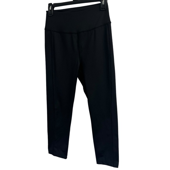 Orangetheory Pants - Orange Theory Leggings Small Black Zippered Pocket Logo Cropped Capri